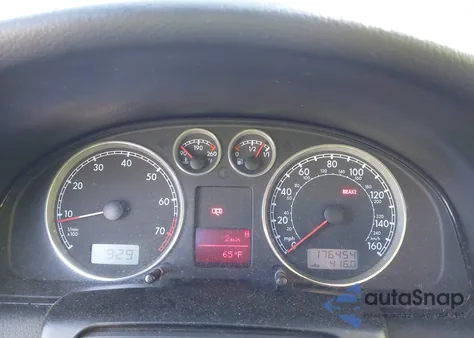 2002 Volkswagen Passat Gls from USA, damaged, VIN WVWVD63B92E418024